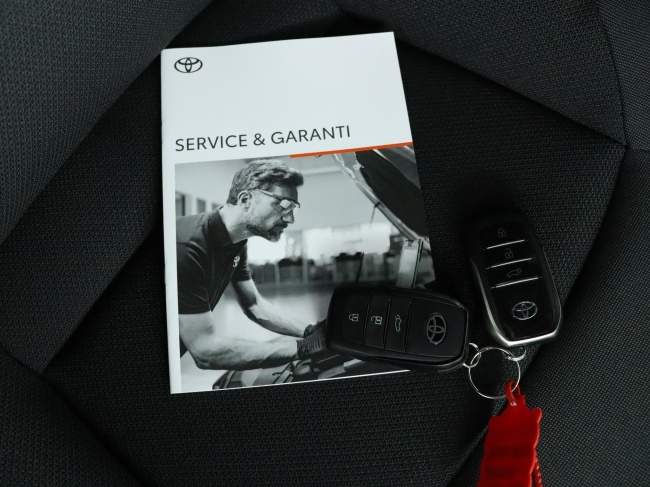 Toyota C-HR - 1.8 Hybrid 140 Business Plus