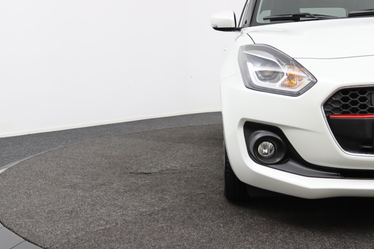 Suzuki Swift - 1.0 Stijl Smart Hybrid 40