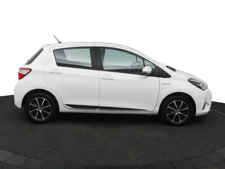 Toyota Yaris - 1.5 Hybrid Design Sport 13