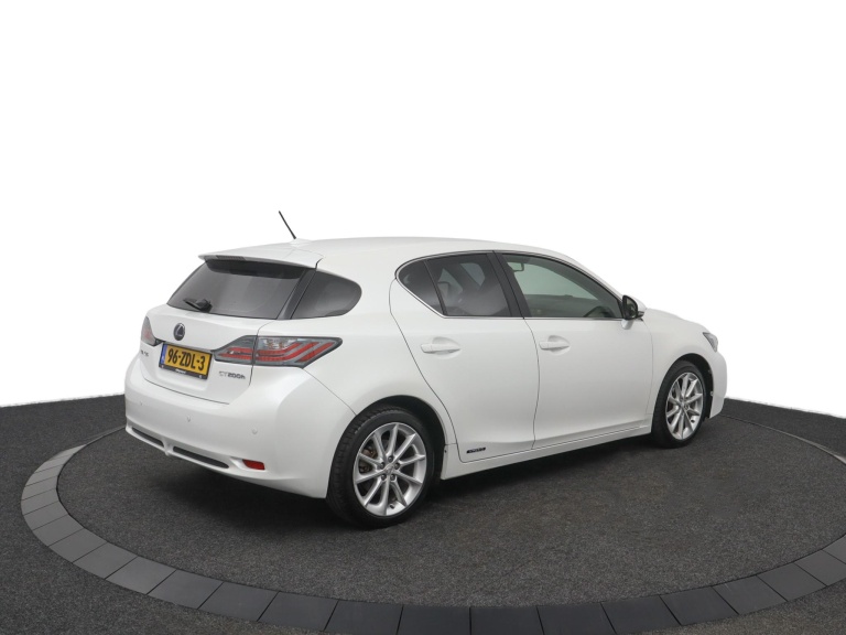 Lexus CT - 200h Luxury Line 2