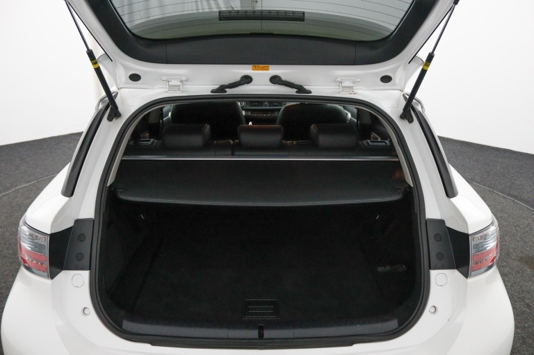 Lexus CT - 200h Luxury Line 22