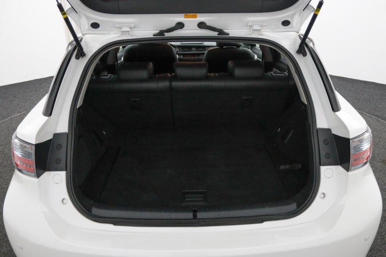 Lexus CT - 200h Luxury Line 23