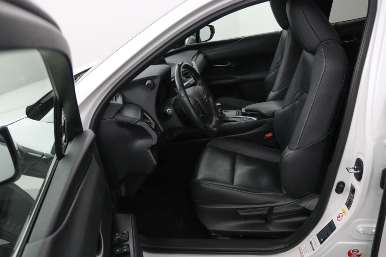 Lexus UX - 250h Luxury Line 17