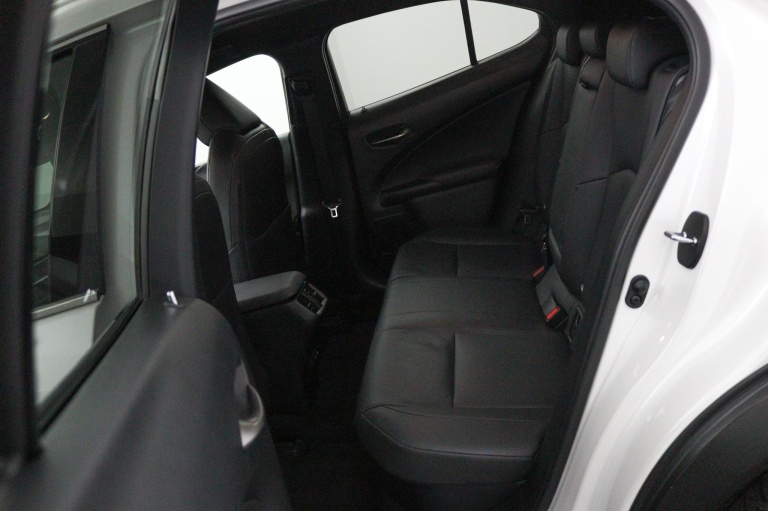 Lexus UX - 250h Luxury Line 18