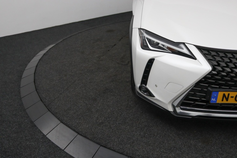 Lexus UX - 250h Luxury Line 34