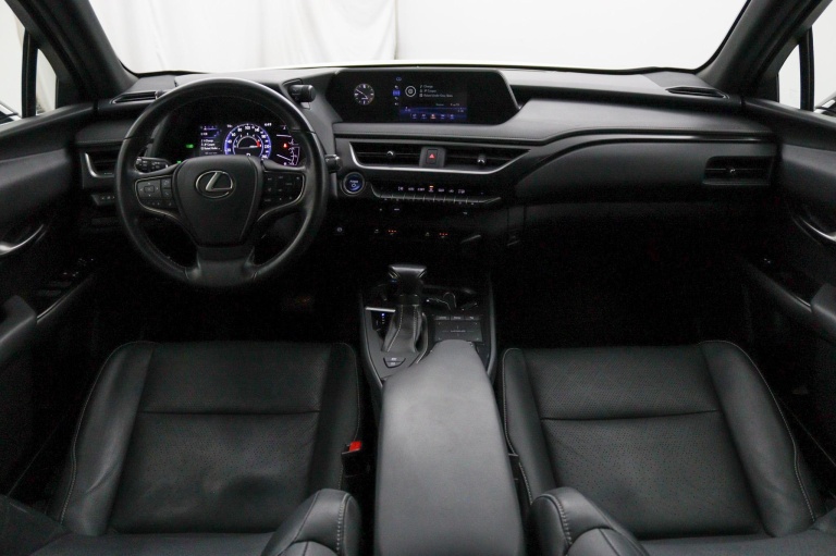 Lexus UX - 250h Luxury Line 4