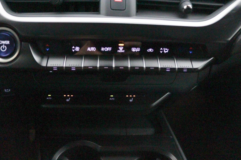 Lexus UX - 250h Luxury Line 7