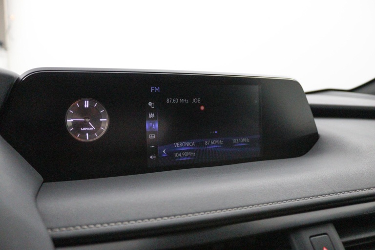 Lexus UX - 250h Luxury Line 8