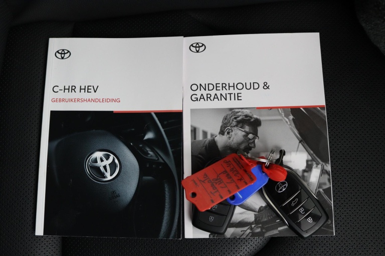 Toyota C-HR - 2.0 Hybrid 200 Première Edition 11