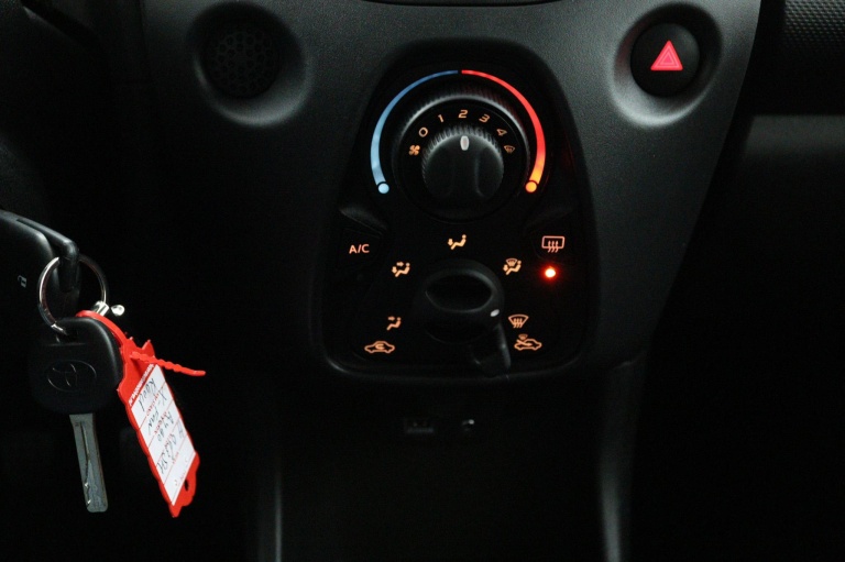 Toyota Aygo - 1.0 VVT-i x-fun 14