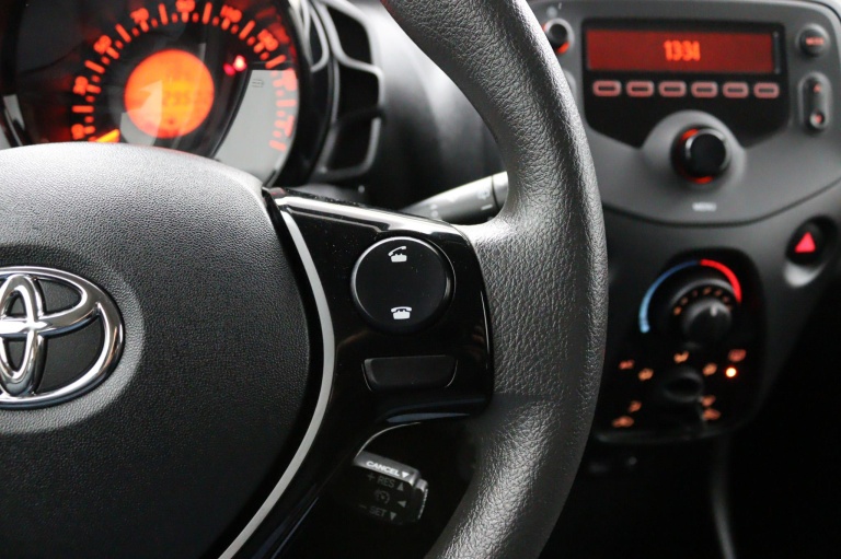 Toyota Aygo - 1.0 VVT-i x-fun 17