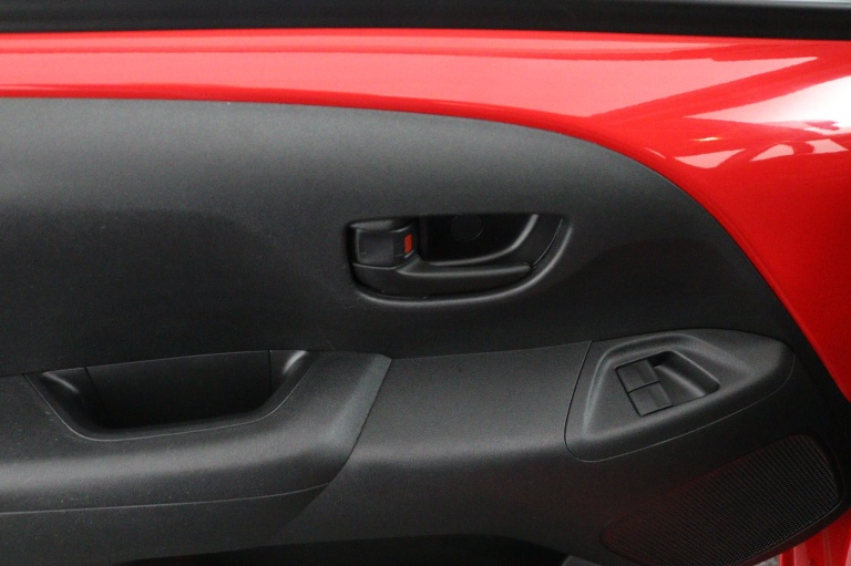 Toyota Aygo - 1.0 VVT-i x-fun 26