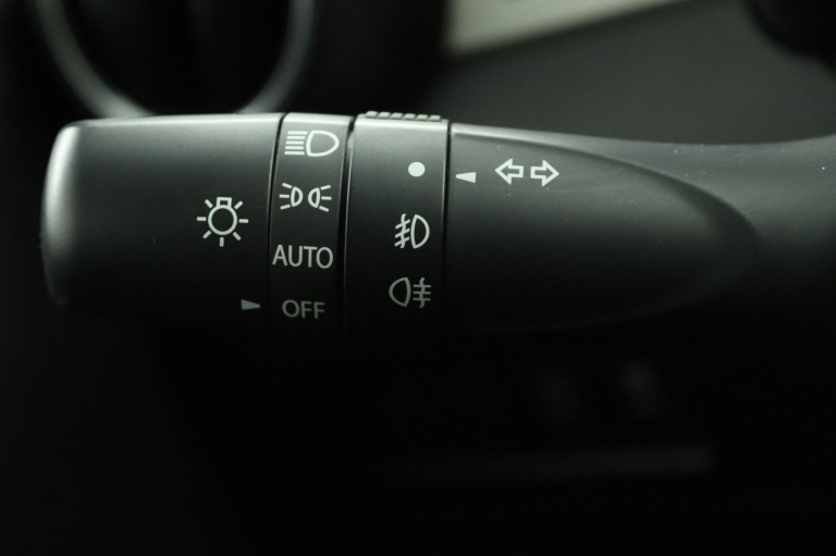 Suzuki Ignis - 1.2 Smart Hybrid Style 31