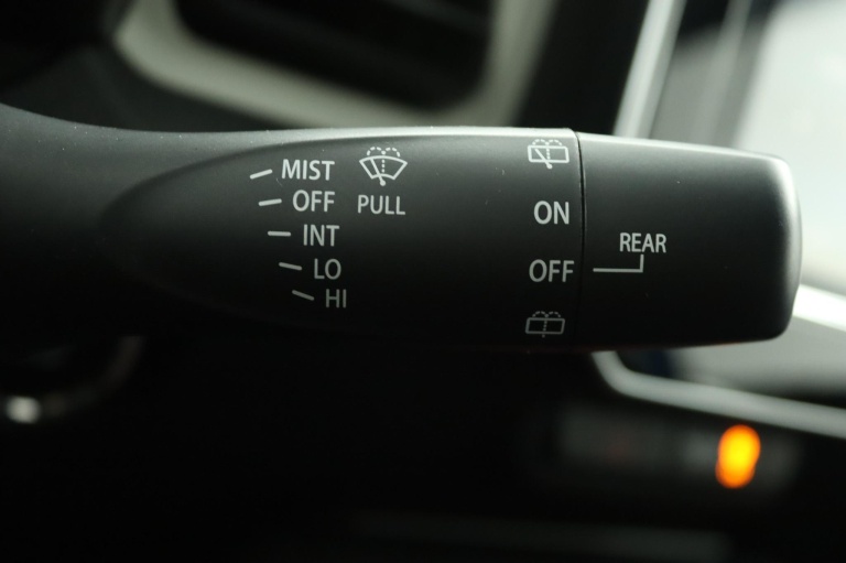 Suzuki Ignis - 1.2 Smart Hybrid Style 32