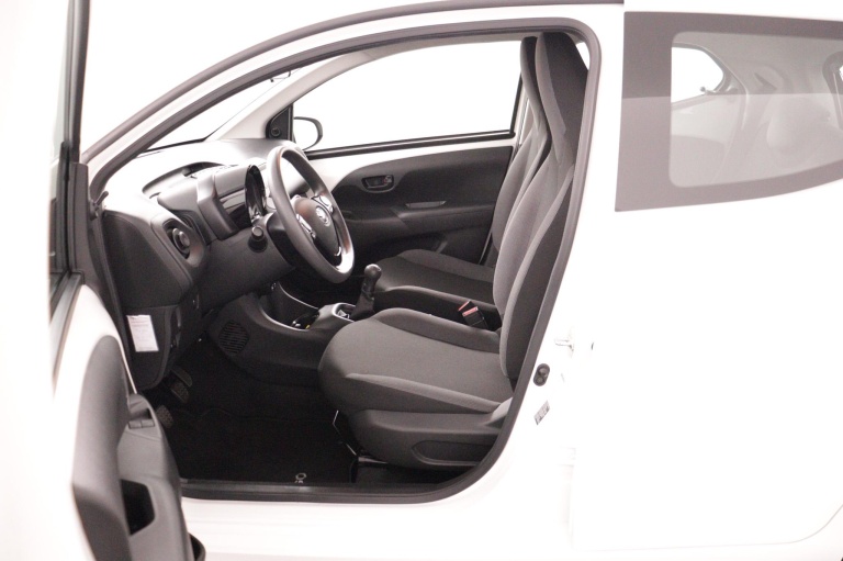 Toyota Aygo - 1.0 VVT-i x-fun 16