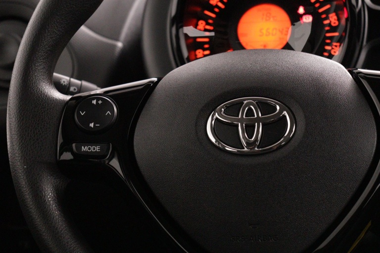 Toyota Aygo - 1.0 VVT-i x-fun 18