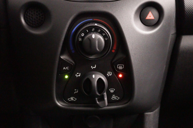 Toyota Aygo - 1.0 VVT-i x-fun 7