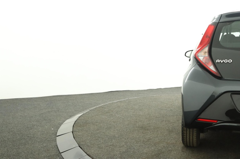 Toyota Aygo - 1.0 VVT-i x-play 39