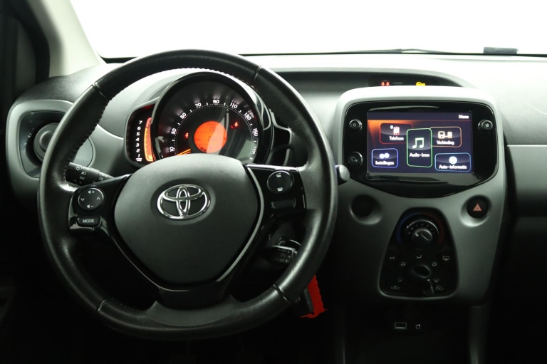 Toyota Aygo - 1.0 VVT-i x-play 55