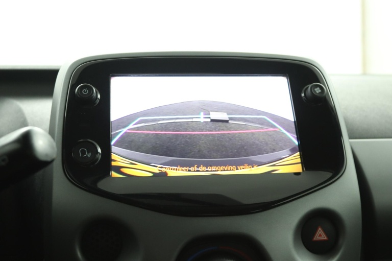 Toyota Aygo - 1.0 VVT-i x-play 9