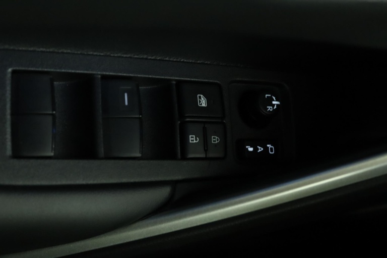 Toyota Corolla Cross - Hybrid 140 Style 28