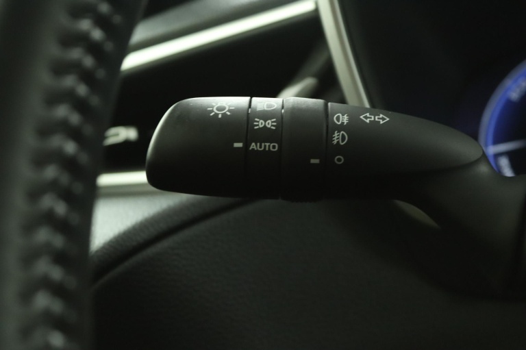 Toyota Corolla Cross - Hybrid 140 Style 30