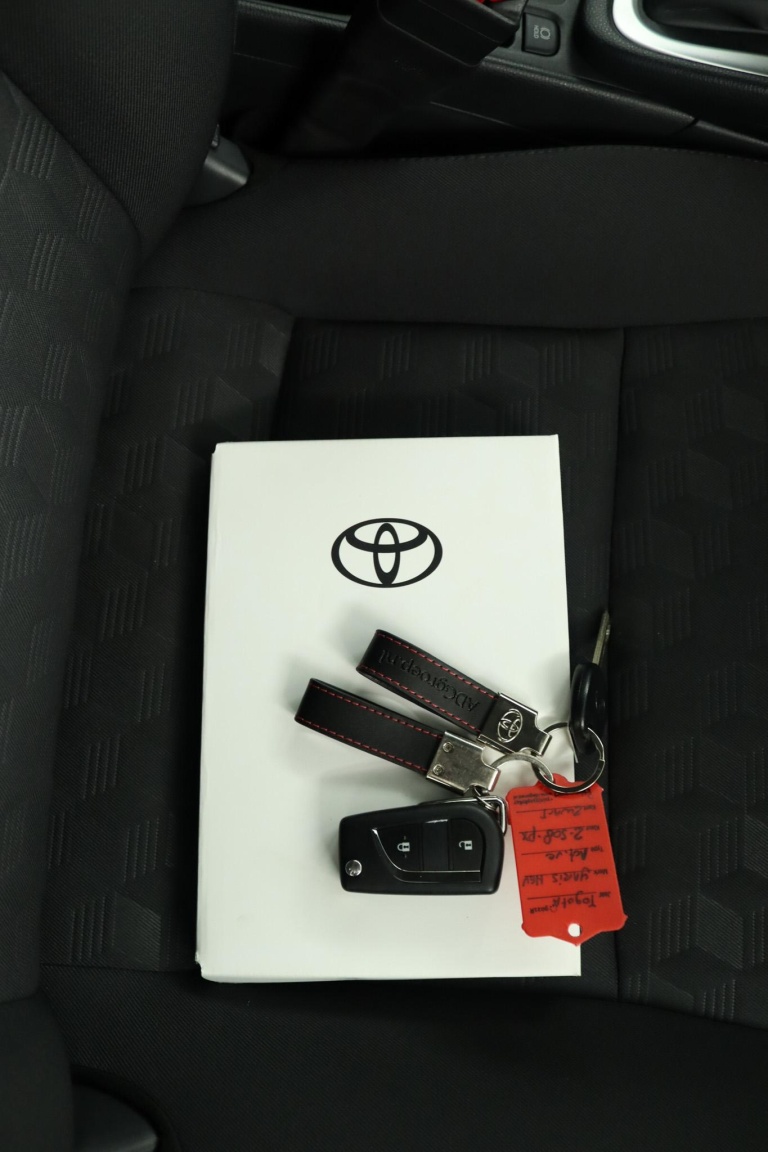 Toyota Yaris - 1.5 Hybrid 115 Active 11