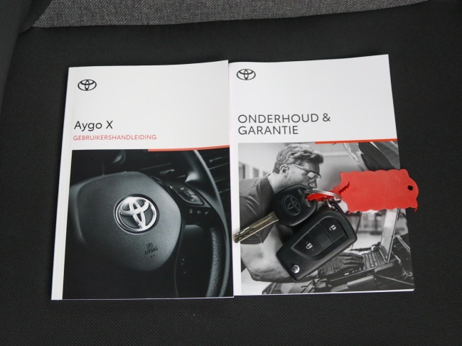 Toyota Aygo X - 1.0 VVT-i MT Play