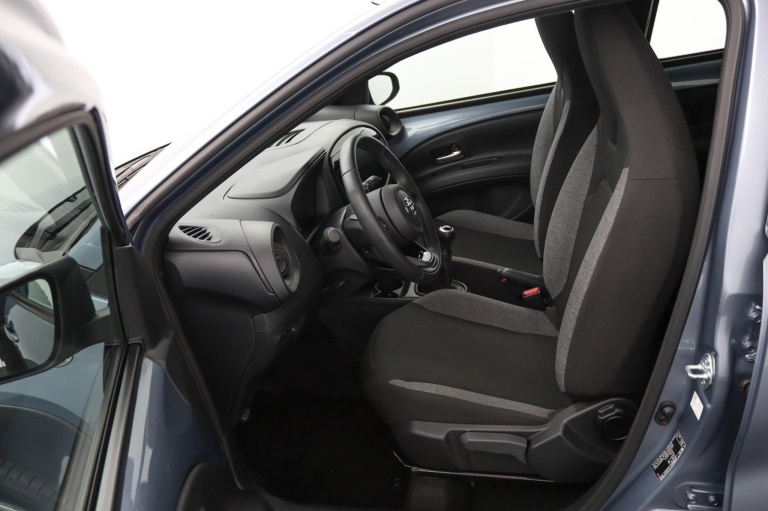 Toyota Aygo X - 1.0 VVT-i MT Play 16