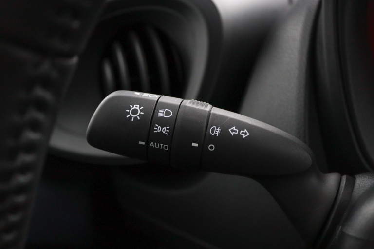 Toyota Aygo X - 1.0 VVT-i MT Play 29