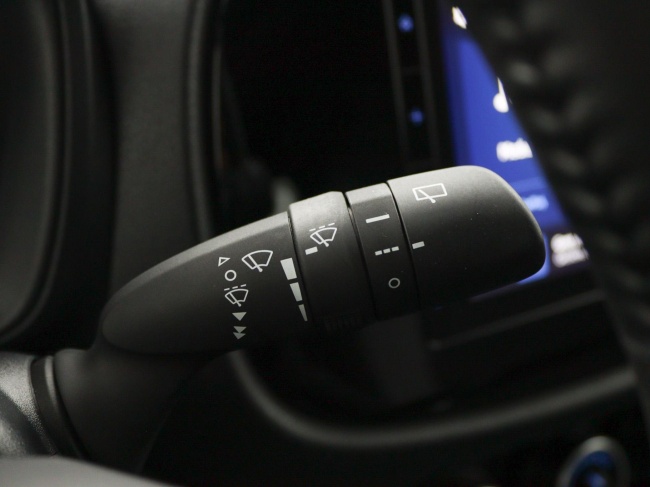 Toyota Aygo X - 1.0 VVT-i MT Play