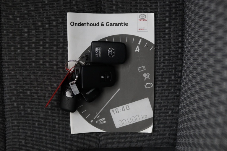 Toyota Auris Touring Sports - 1.8 Hybrid Dynamic Go 11