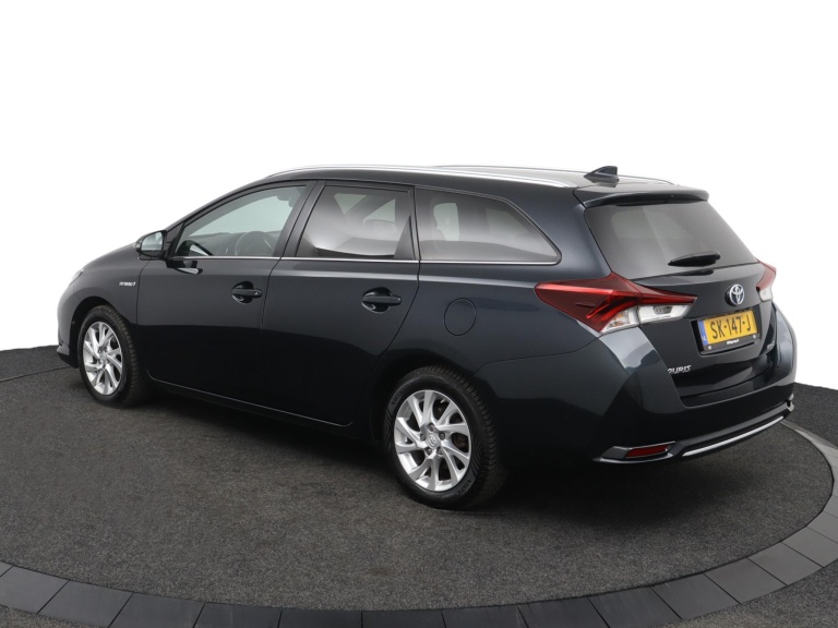 Toyota Auris Touring Sports - 1.8 Hybrid Dynamic Go 12
