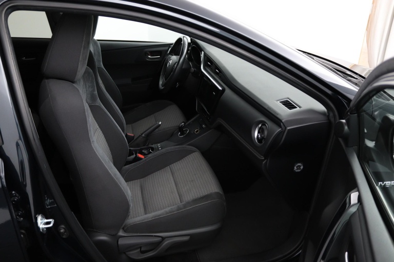 Toyota Auris Touring Sports - 1.8 Hybrid Dynamic Go 22