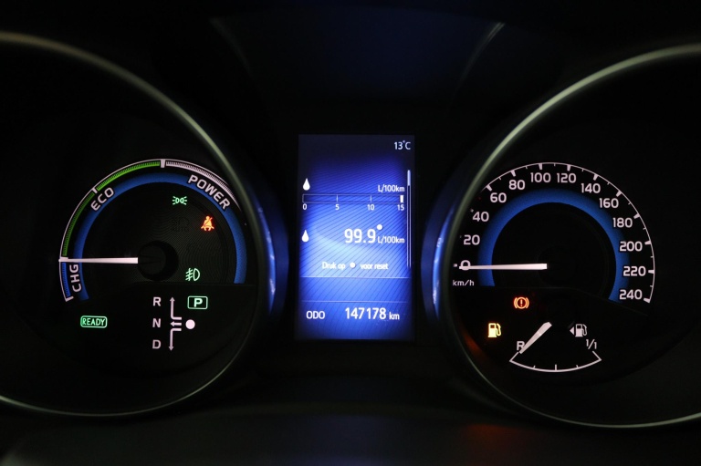 Toyota Auris Touring Sports - 1.8 Hybrid Dynamic Go 6