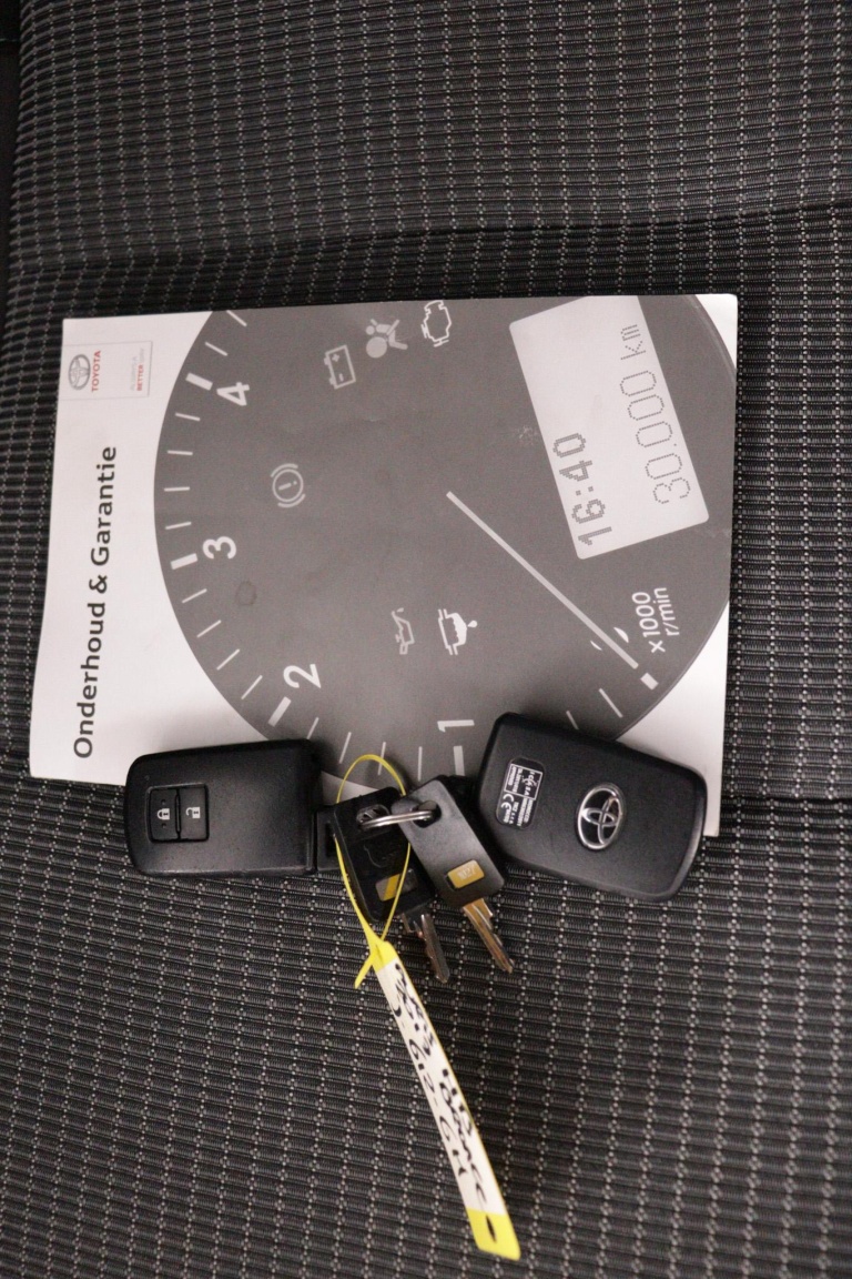 Toyota Auris - 1.8 Hybrid Executive 11