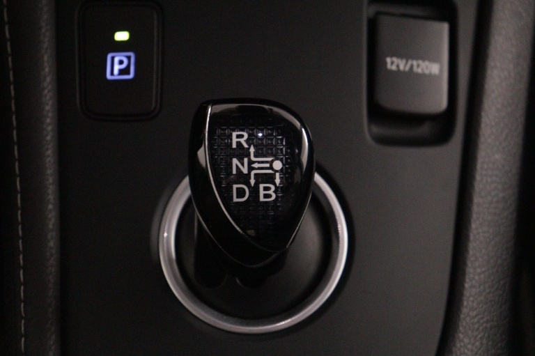 Toyota Auris - 1.8 Hybrid Executive 27