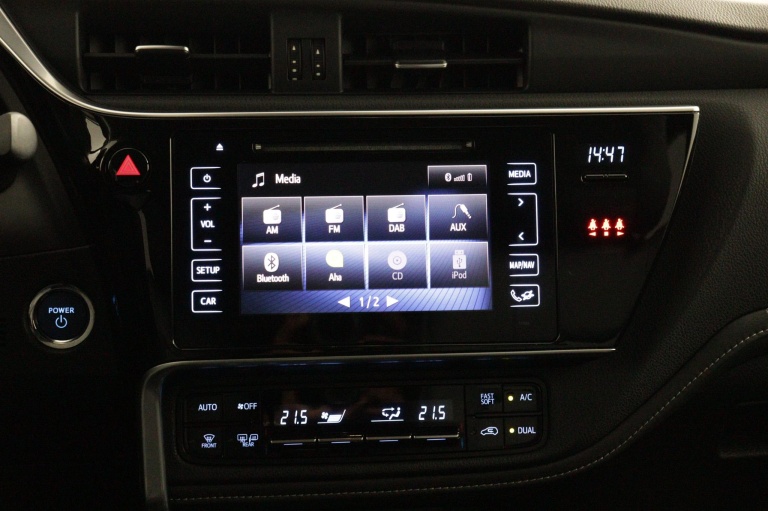 Toyota Auris - 1.8 Hybrid Executive 43