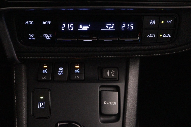 Toyota Auris - 1.8 Hybrid Executive 7