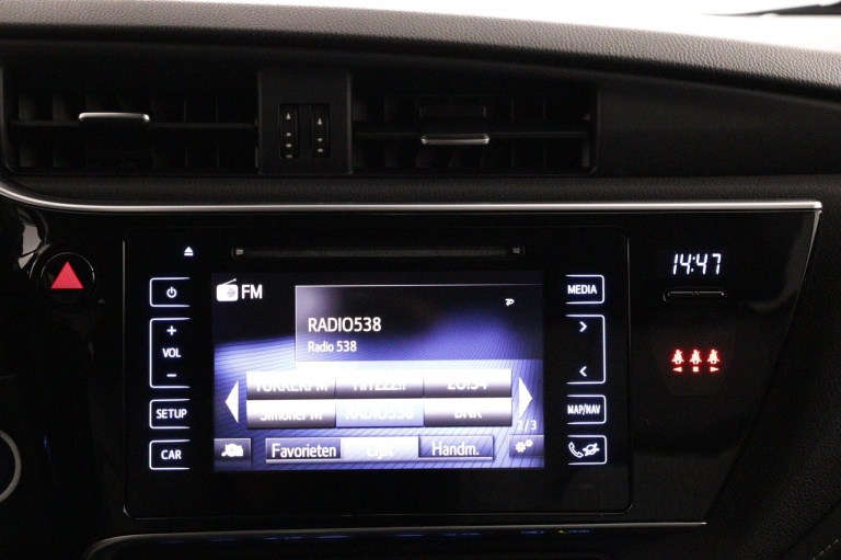 Toyota Auris - 1.8 Hybrid Executive 9