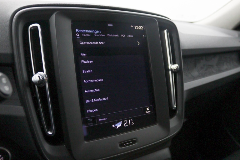 Volvo XC40 - 1.5 T2 Momentum Core 13