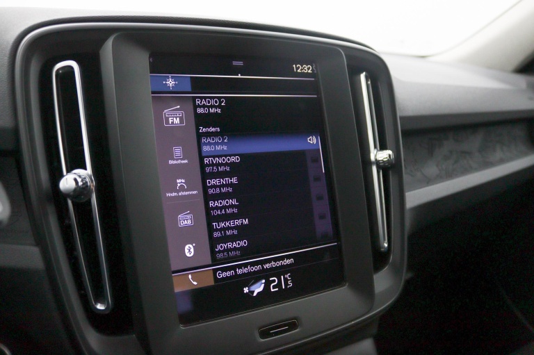 Volvo XC40 - 1.5 T2 Momentum Core 18