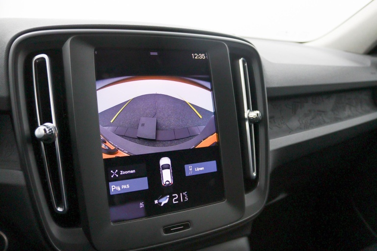 Volvo XC40 - 1.5 T2 Momentum Core 19