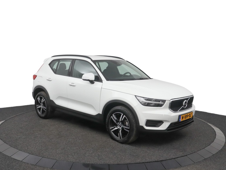 Volvo XC40 - 1.5 T2 Momentum Core 2