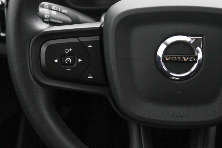 Volvo XC40 - 1.5 T2 Momentum Core 27