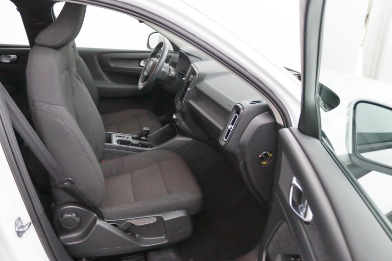 Volvo XC40 - 1.5 T2 Momentum Core 29