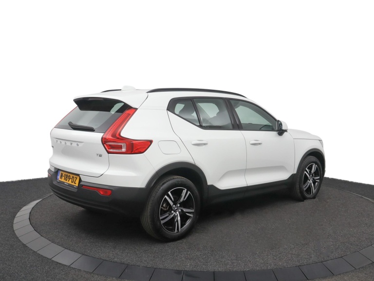 Volvo XC40 - 1.5 T2 Momentum Core 3
