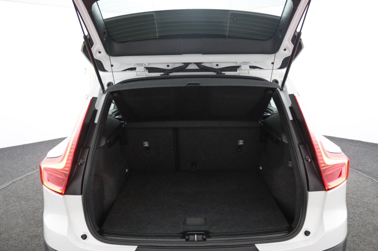 Volvo XC40 - 1.5 T2 Momentum Core 30