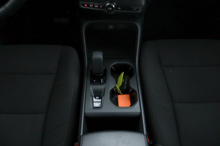 Volvo XC40 - 1.5 T2 Momentum Core 34