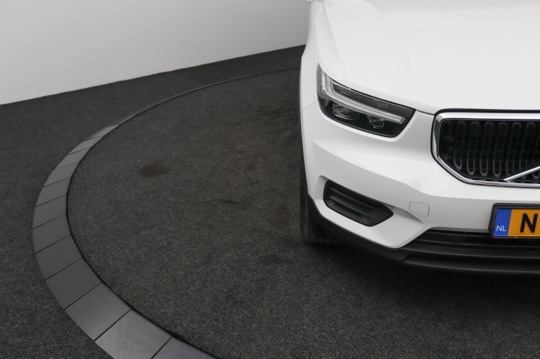 Volvo XC40 - 1.5 T2 Momentum Core 39